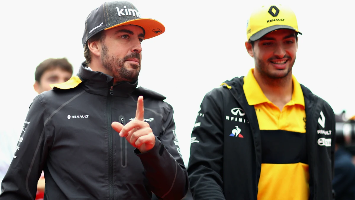 Fernando Alonso, con Carlos Sainz