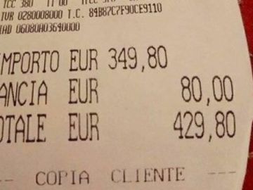 Un usuario de Facebook compartió el ticket del restaurante para denunciar la estafa a la que se enfrentaron los turistas Un usuario de Facebook compartió el ticket del restaurante para denunciar la estafa a la que se enfrentaron los turistas