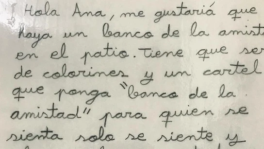 Imagen de la carta que una niña de nueve años ha dejado en el buzón de sugerencias de su colegio Imagen de la carta que una niña de nueve años ha dejado en el buzón de sugerencias de su colegio