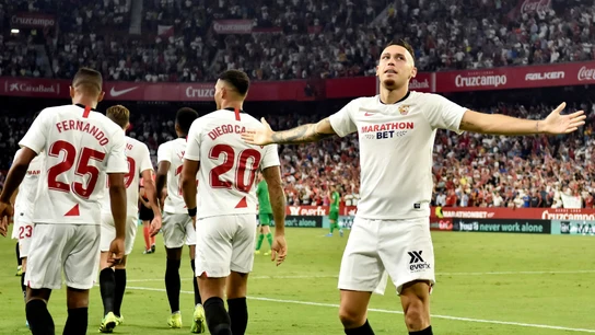Ocampos celebra un gol con el Sevilla Ocampos celebra un gol con el Sevilla
