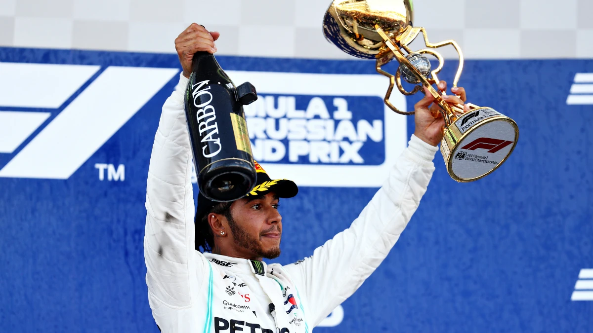 Lewis Hamilton celebra su victoria en Rusia