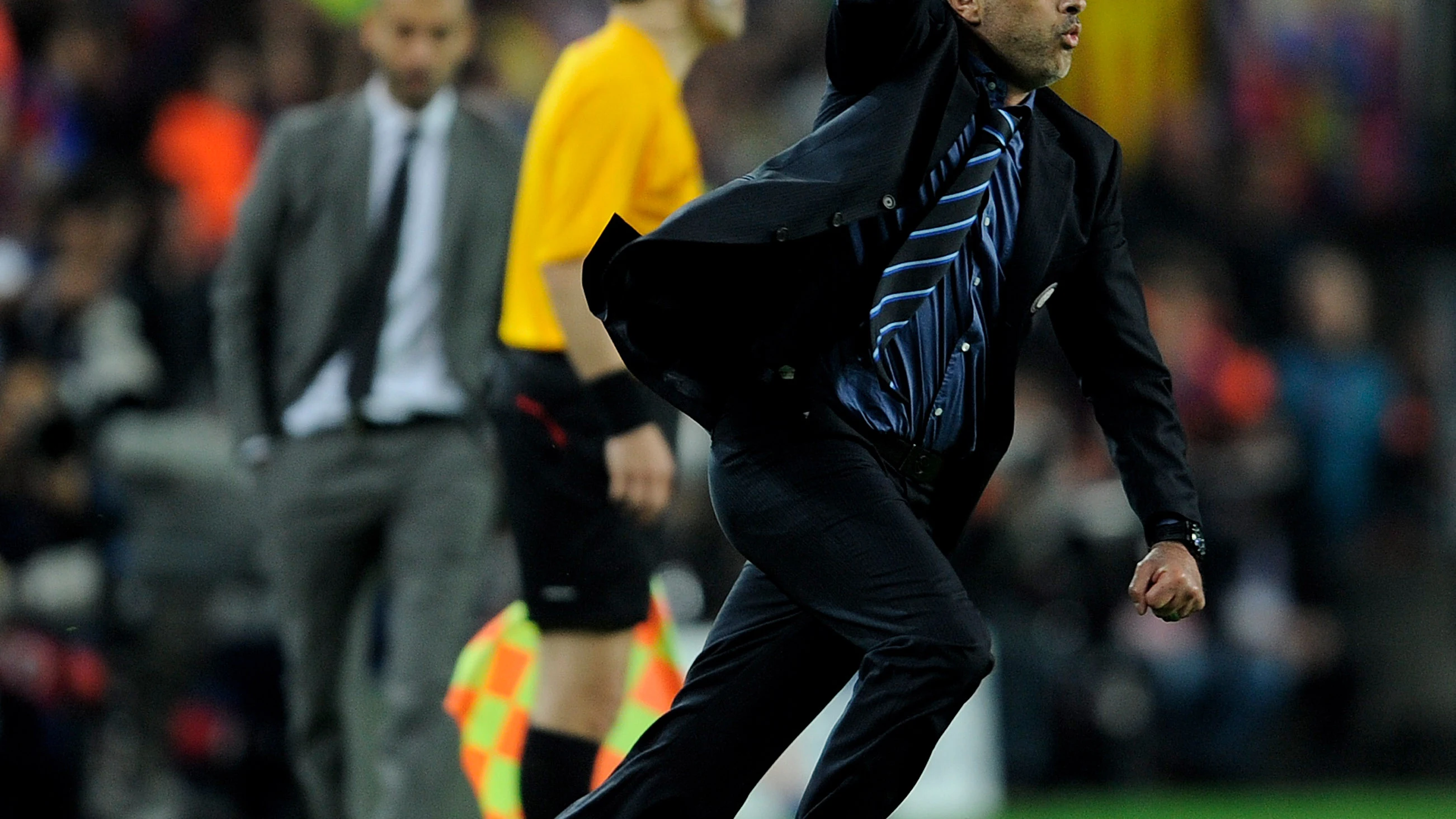 Mourinho celebra la victoria de su Inter contra el Barça en Champions