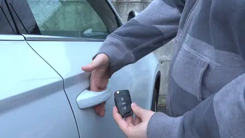 Sistema de apertura sin llave Sistema de apertura sin llave