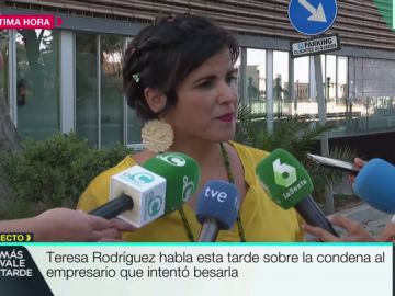 Teresa Rodríguez, tras la condena al empresario que intentó besarla: "Tenía en mente a mi madre y a mi hija Aurora" Teresa Rodríguez, tras la condena al empresario que intentó besarla: "Tenía en mente a mi madre y a mi hija Aurora"