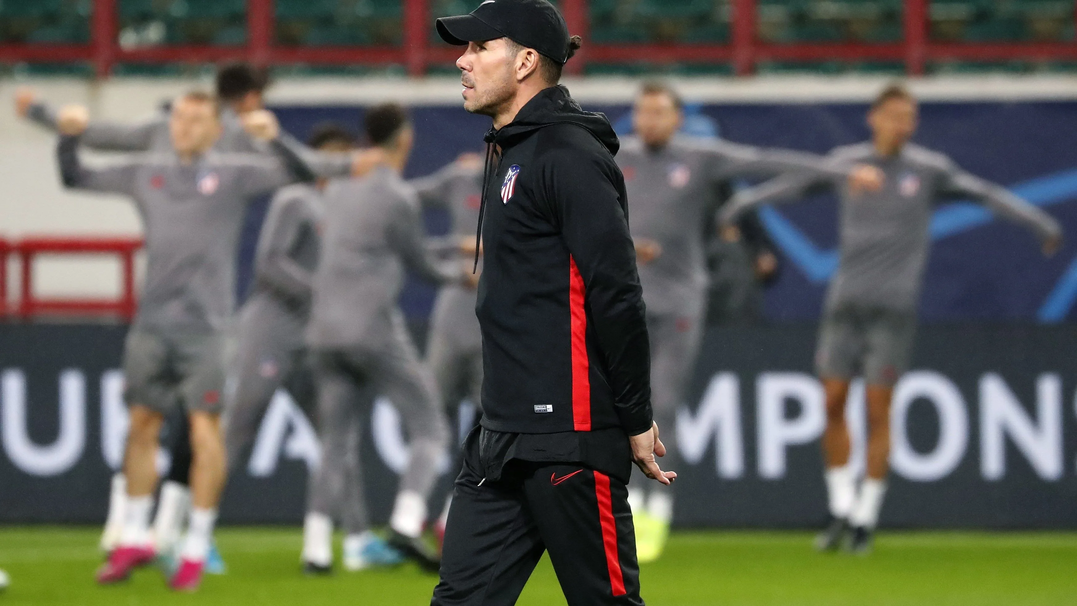 Simeone, en la sesión de entrenamiento de Moscú previa al partido ante el Lokomotiv. 