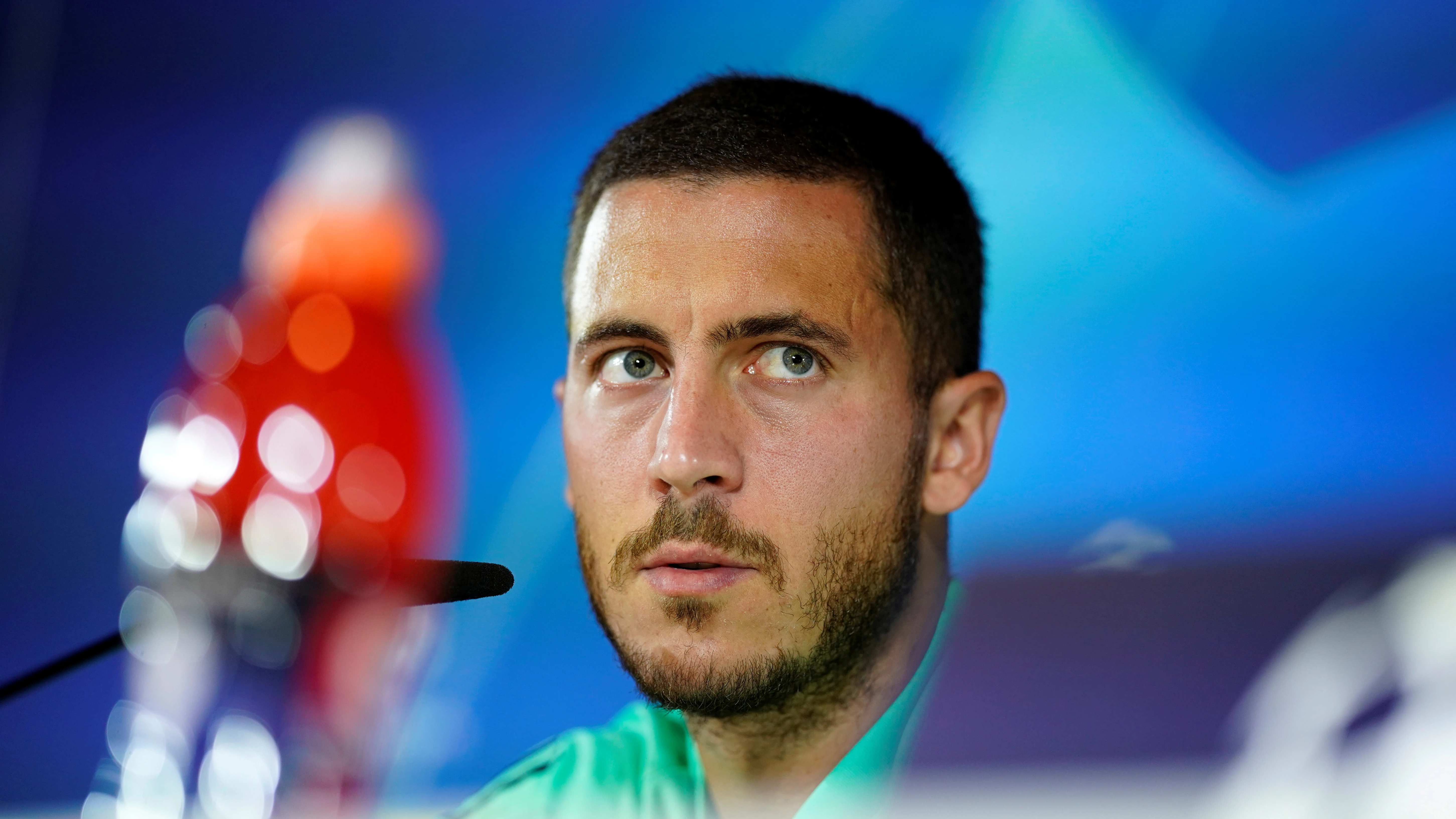 Eden Hazard comparece ante los medios de comunicación