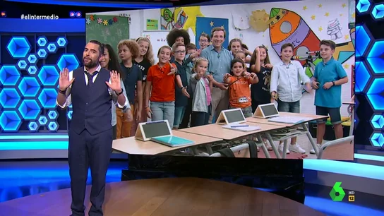Dani Mateo responde a las polémicas declaraciones de Almeida: "Para él es más necesario un símbolo que un pulmón" Dani Mateo responde a las polémicas declaraciones de Almeida: "Para él es más necesario un símbolo que un pulmón"