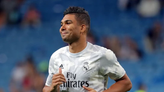 Casemiro calienta antes del derbi contra el Atlético de Madrid Casemiro calienta antes del derbi contra el Atlético de Madrid