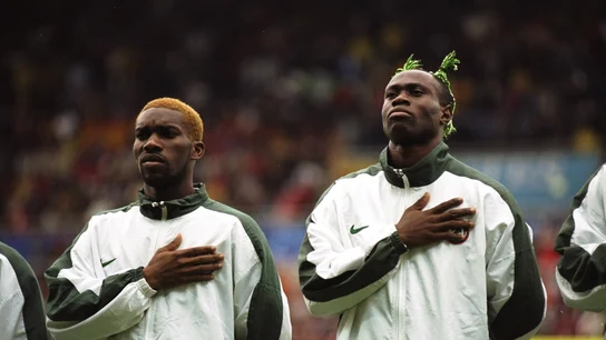 Taribo West, a la derecha, durante un partido con Nigeria Taribo West, a la derecha, durante un partido con Nigeria