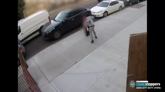 Buscan a un hombre que rompió la mandíbula de un puñetazo a una anciana cuando paseaba por la calle Buscan a un hombre que rompió la mandíbula de un puñetazo a una anciana cuando paseaba por la calle