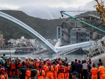Derrumbe de un puente en Taiwán Derrumbe de un puente en Taiwán