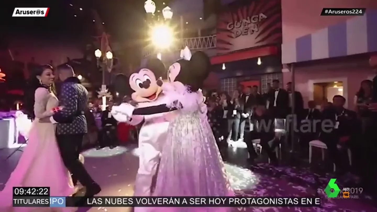 La espectacular boda de Bollywood en Disneyland Paris de cinco millones de euros La espectacular boda de Bollywood en Disneyland Paris de cinco millones de euros