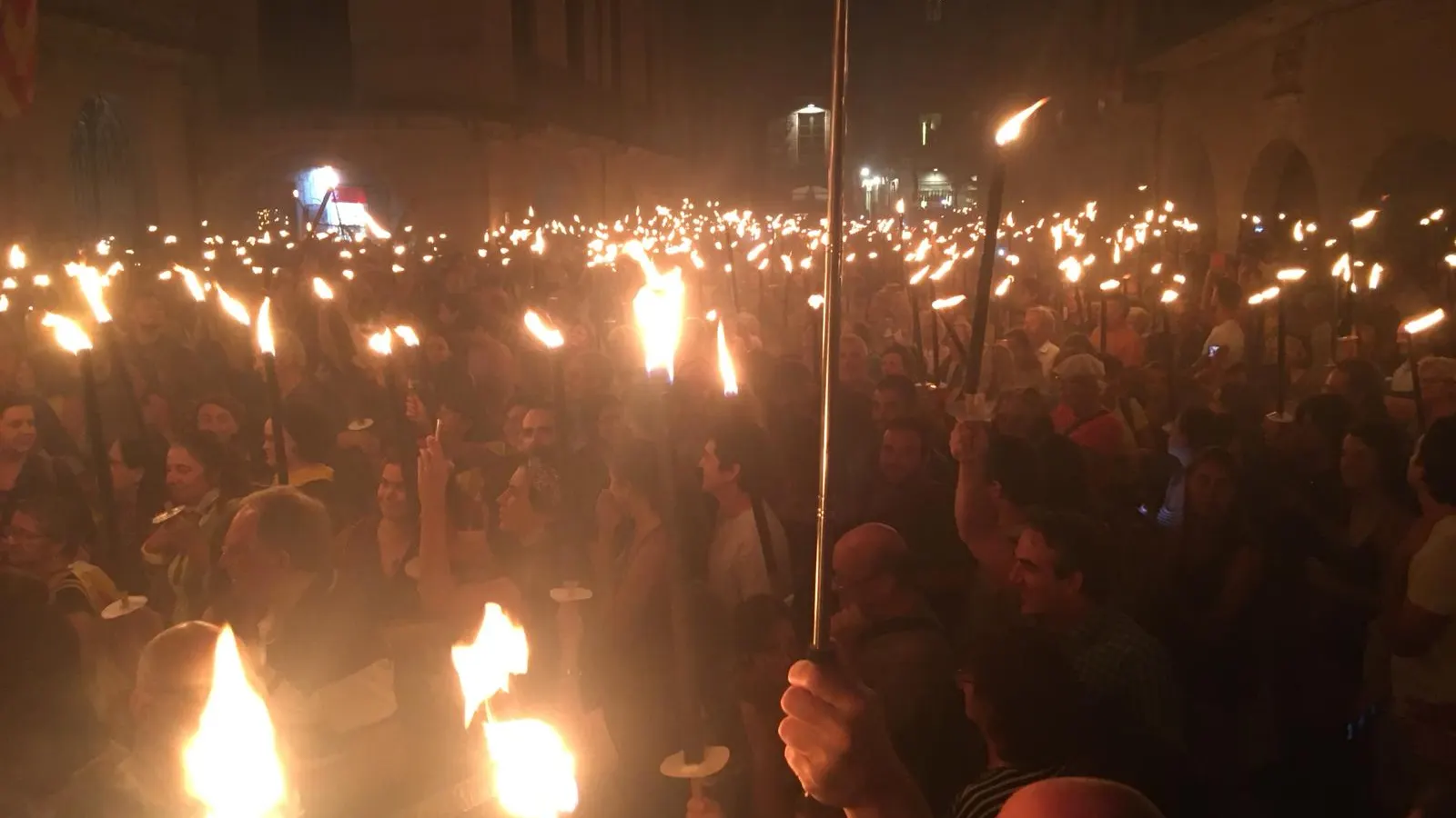 Antorchas en la manifestación de Tarragona por el 1-O
