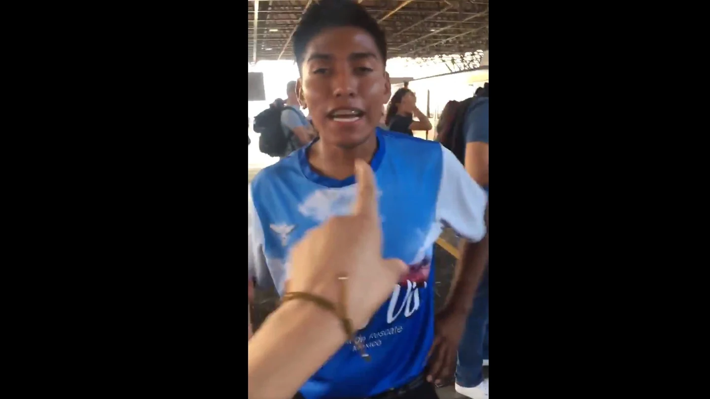 Una joven graba cómo se encara a un acosador que le había tocado el culo en el metro Una joven graba cómo se encara a un acosador que le había tocado el culo en el metro
