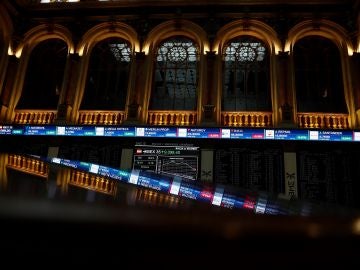 La Bolsa baja un 2,77 %, la mayor caída anual La Bolsa baja un 2,77 %, la mayor caída anual