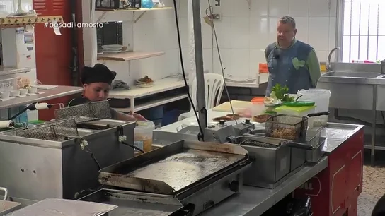 El hartazgo de Chicote con la agresividad de María: "A mí me tiras las croquetas a la cara y te aseguro que te las comes" El hartazgo de Chicote con la agresividad de María: "A mí me tiras las croquetas a la cara y te aseguro que te las comes"