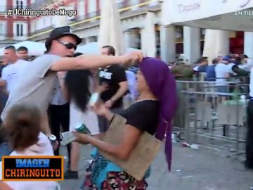 Las imágenes de la vergüenza que les ha costado la expulsión a los hinchas del Brujas Las imágenes de la vergüenza que les ha costado la expulsión a los hinchas del Brujas