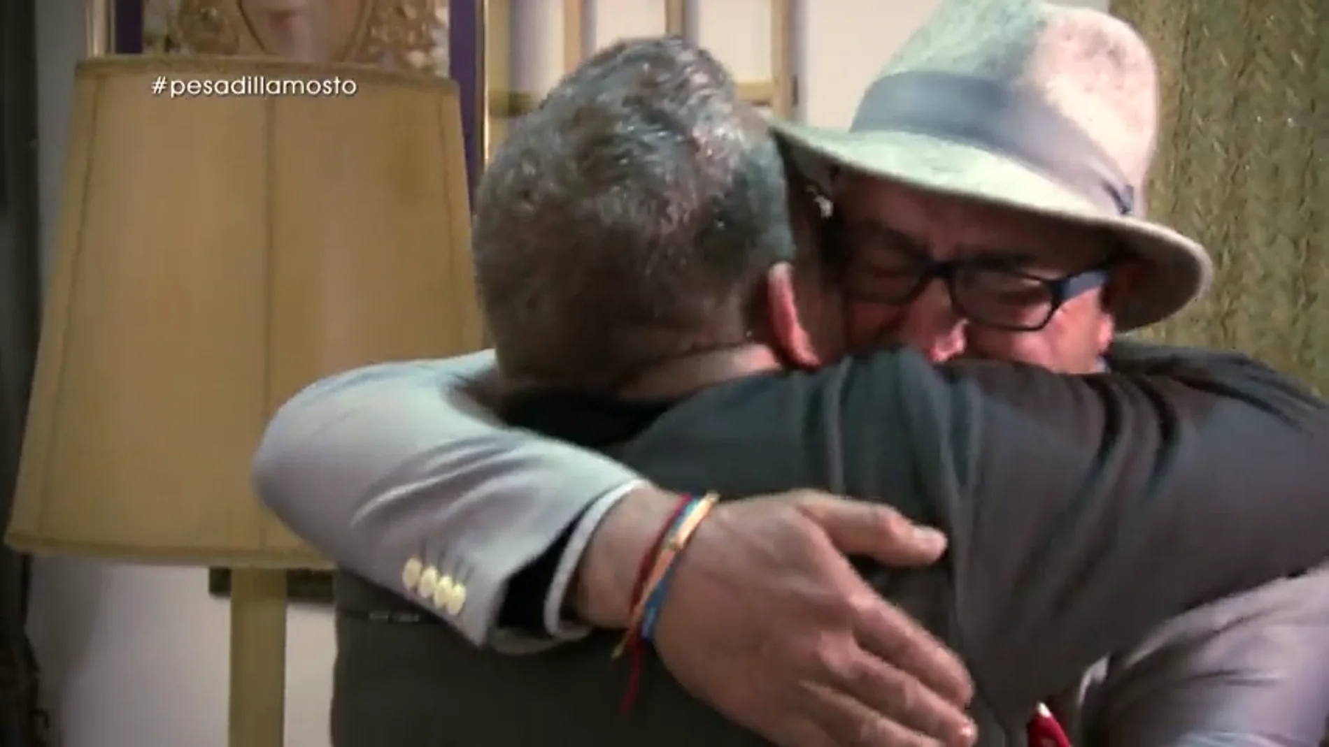 El gesto de Chicote con la reforma del 'Mosto Tejero' que hace llorar de emoción a Juanete: "Nunca me había pasado esto en mi vida"