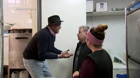 Juanete se desmarca del 'atentado' de meter las ollas en la nevera: "Yo no soy cocinero, soy agricultor" Juanete se desmarca del 'atentado' de meter las ollas en la nevera: "Yo no soy cocinero, soy agricultor"