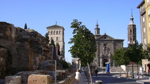 Murallas romanas - Torreón de la Zuda - San Juan de los Panete