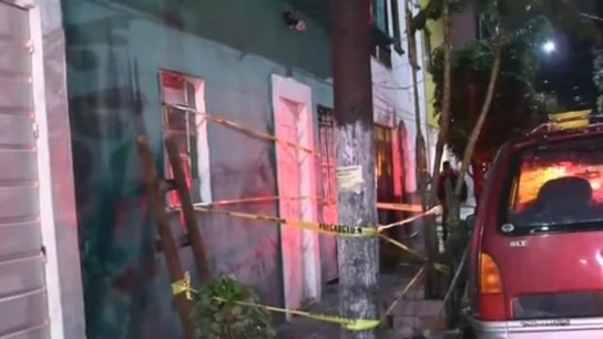 Un hombre apuñala a sus seis hijos y prende fuego a su casa en México Un hombre apuñala a sus seis hijos y prende fuego a su casa en México