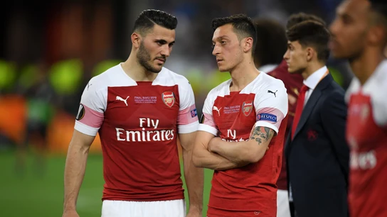 Kolasinac y Özil, durante un partido del Arsenal Kolasinac y Özil, durante un partido del Arsenal