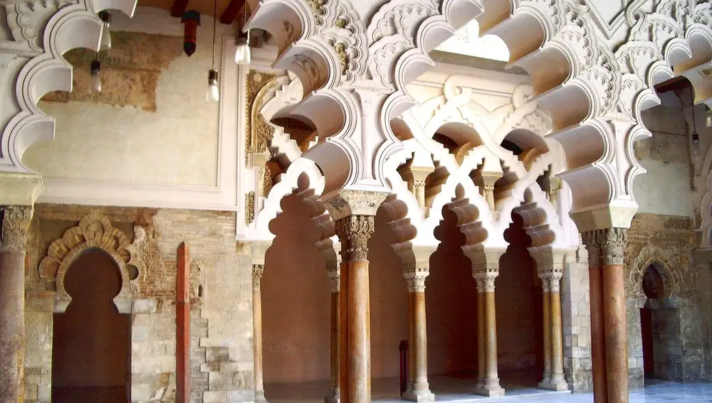 Interior del Palacio de la Aljafería