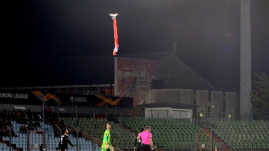 Un dron interrumpe el Dudelange-Qarabag Un dron interrumpe el Dudelange-Qarabag