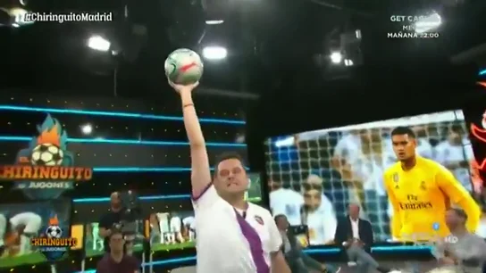 Tomás Roncero se rinde a Areola: ojo a la imitación de su parada a lo 'Estatua de la Libertad' Tomás Roncero se rinde a Areola: ojo a la imitación de su parada a lo 'Estatua de la Libertad'