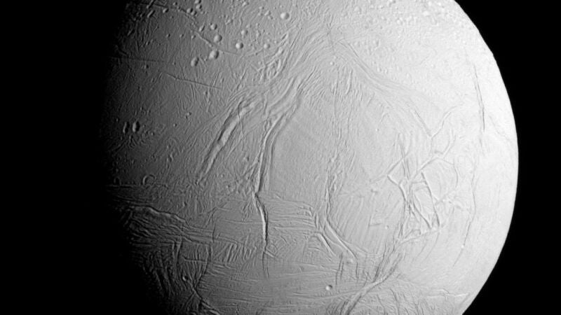 ¿Qué se lanza al espacio desde Saturno? 