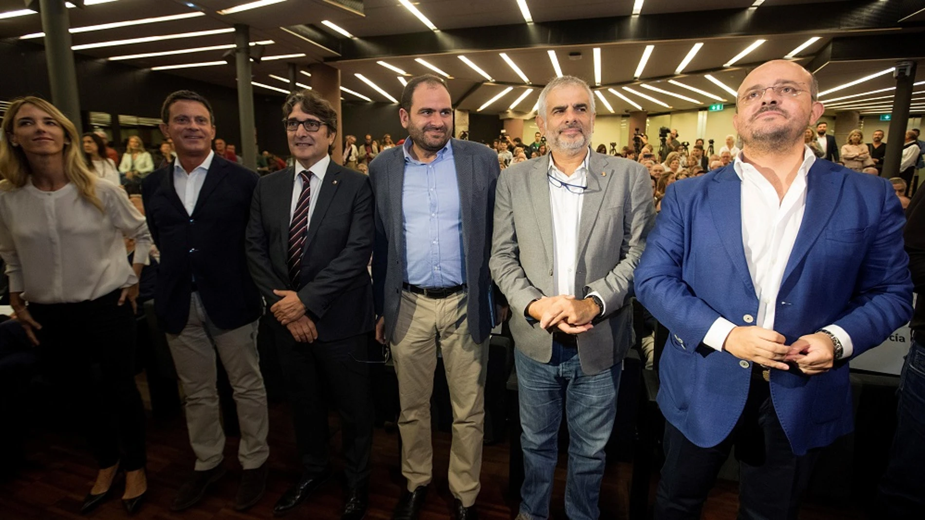 Líderes políticos en el acto de Societat Civil Catalana
