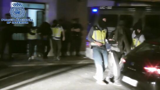 Imagen de la detenci&oacute;n del joven responsable de la productora de v&iacute;deos con amenazas terroristas 