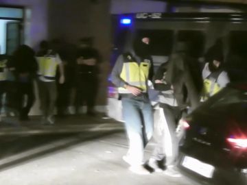 Imagen de la detención del joven responsable de la productora de vídeos con amenazas terroristas Imagen de la detención del joven responsable de la productora de vídeos con amenazas terroristas