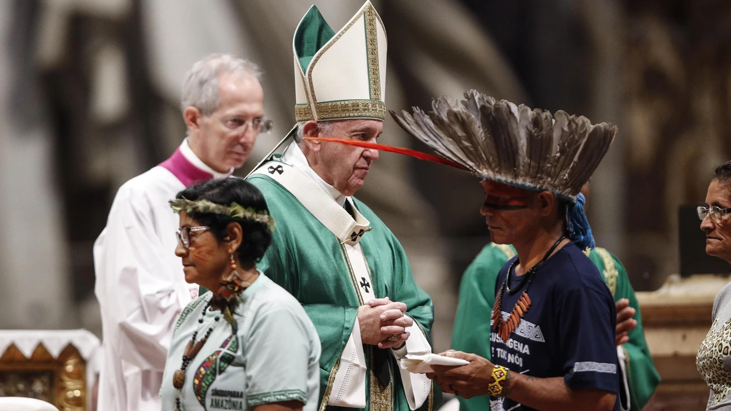 El papa denuncia en misa del Sínodo los incendios por intereses en Amazonía El papa denuncia en misa del Sínodo los incendios por intereses en Amazonía