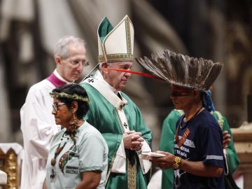 El papa denuncia en misa del Sínodo los incendios por intereses en Amazonía El papa denuncia en misa del Sínodo los incendios por intereses en Amazonía