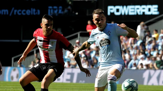 Aspas, con el balón Aspas, con el balón