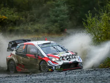 Ott Tänak se mantiene líder en Gales Ott Tänak se mantiene líder en Gales