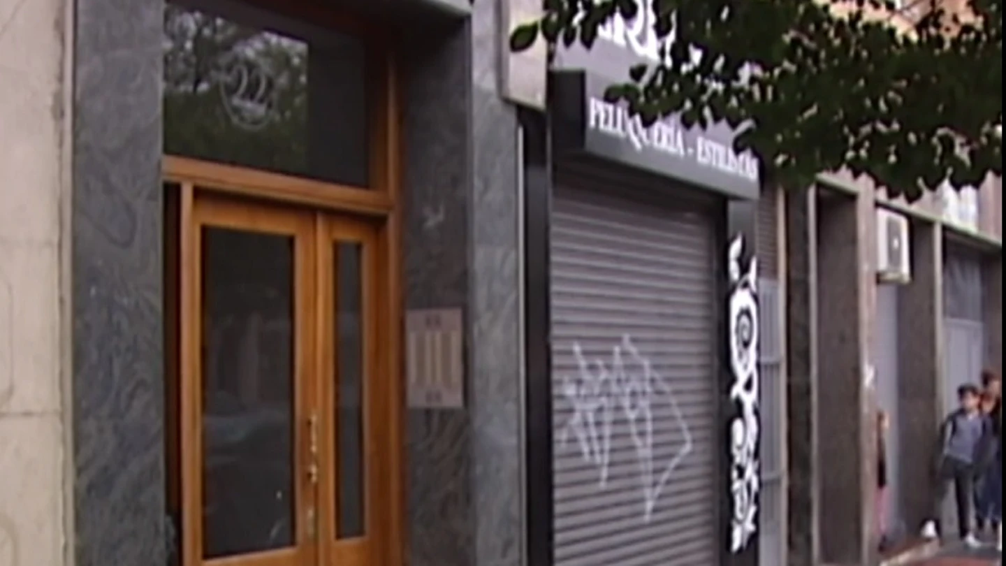 Imagen de la vivienda en la que un hombre se atrincheró con su hijo tras acuchillar a su pareja Imagen de la vivienda en la que un hombre se atrincheró con su hijo tras acuchillar a su pareja