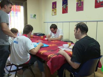 Pisos compartidos para que las personas con discapacidad vivan de forma plena y autónoma Pisos compartidos para que las personas con discapacidad vivan de forma plena y autónoma
