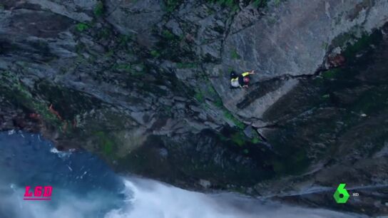 De otro mundo: Escala la catarata m&aacute;s alta de Jap&oacute;n sin cuerdas