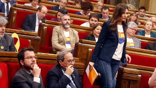 Lorena Roldán, en el Parlament, junto a Quim Torra Lorena Roldán, en el Parlament, junto a Quim Torra