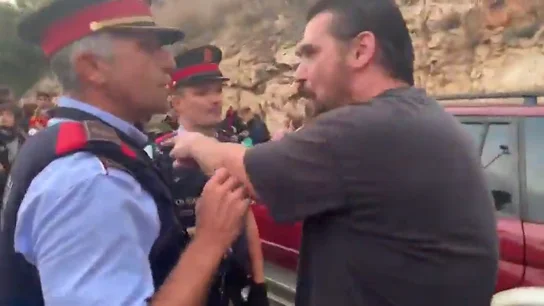 Máxima tensión en las carreteras catalanas: "Si estuviera nervioso cojo gasolina y los quemo" Máxima tensión en las carreteras catalanas: "Si estuviera nervioso cojo gasolina y los quemo"