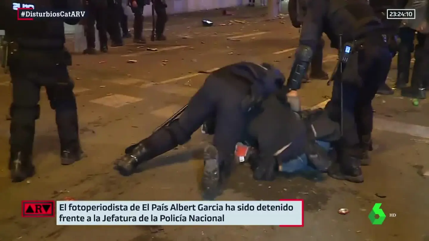 Detención del fotoperiodista Albert García Detención del fotoperiodista Albert García