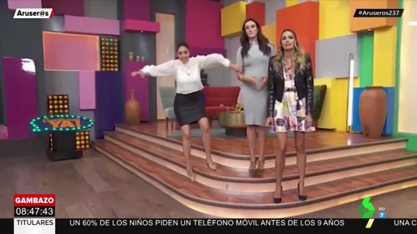 Una presentadora de televisión pierde el conocimiento al sufrir una caída en plató Una presentadora de televisión pierde el conocimiento al sufrir una caída en plató