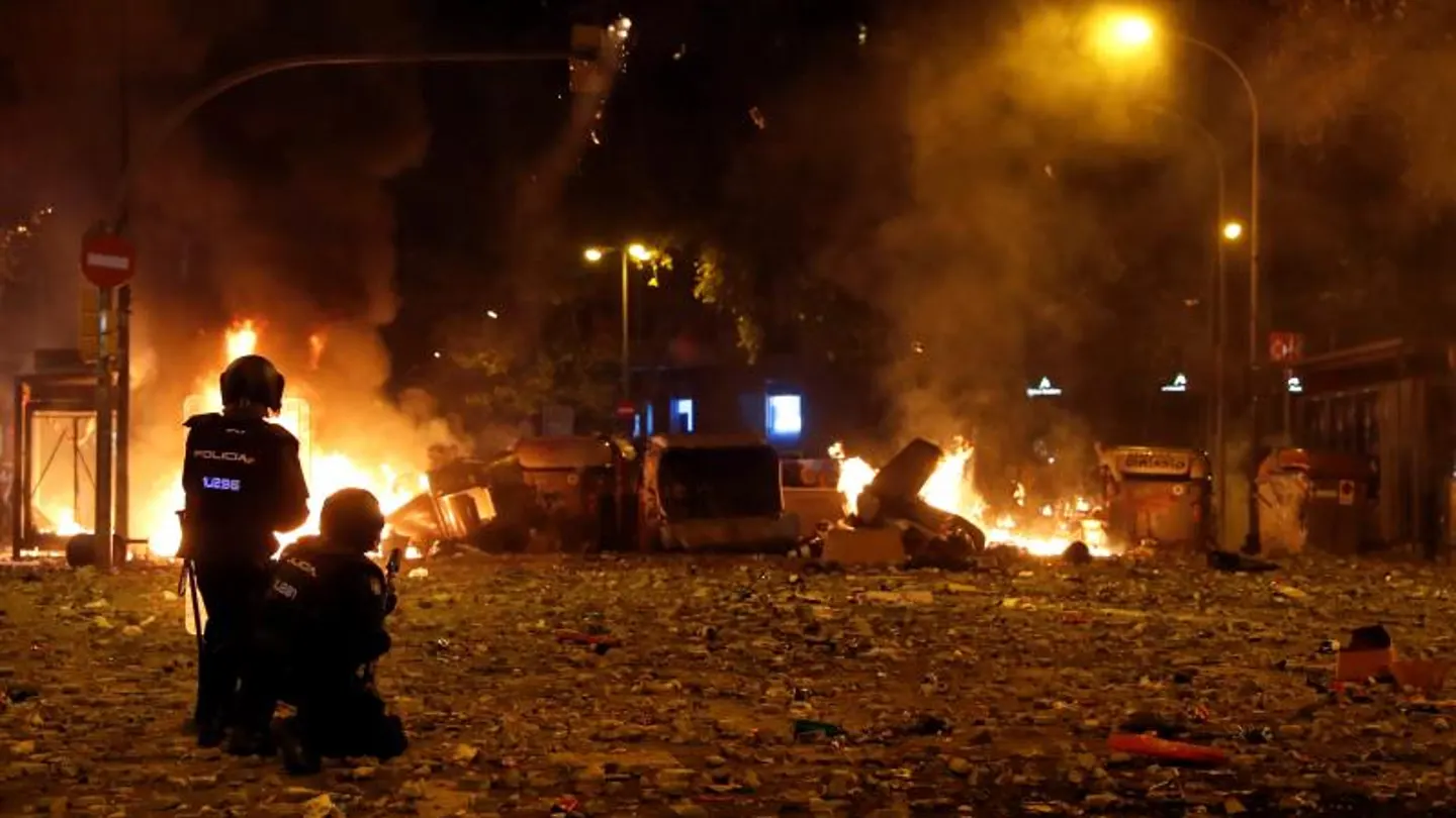 Un grupo de policías en Barcelona Un grupo de policías en Barcelona
