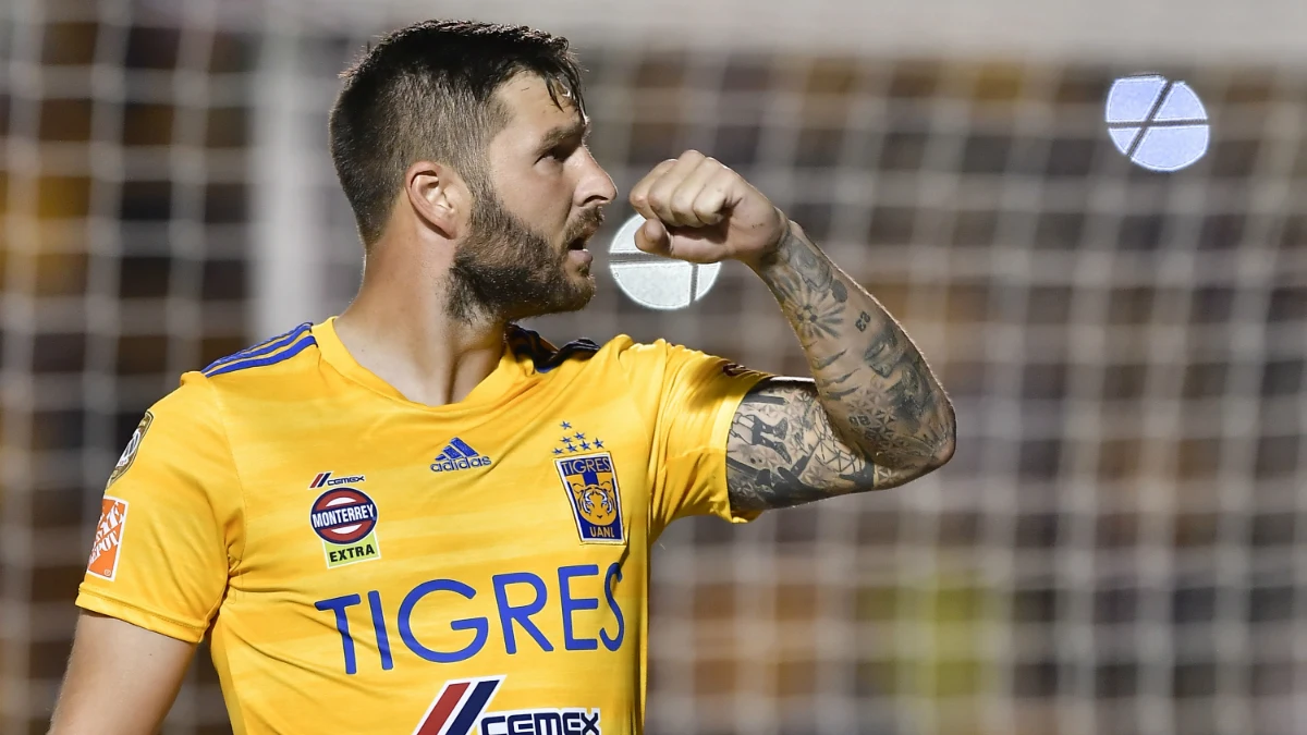 Gignac celebra un gol con Tigres Gignac celebra un gol con Tigres