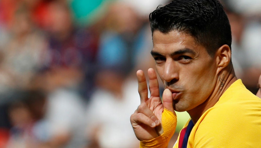Luis Suárez celebra un gol