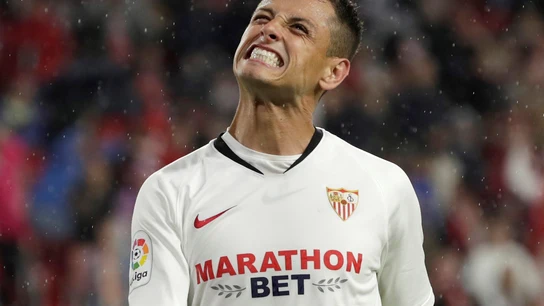 Chicharito Hernández, con el Sevilla Chicharito Hernández, con el Sevilla