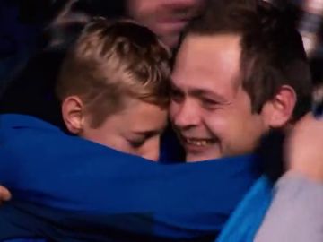 Emociona solo con verlo: el maravilloso gesto de Vormer con un niño en la Liga belga Emociona solo con verlo: el maravilloso gesto de Vormer con un niño en la Liga belga