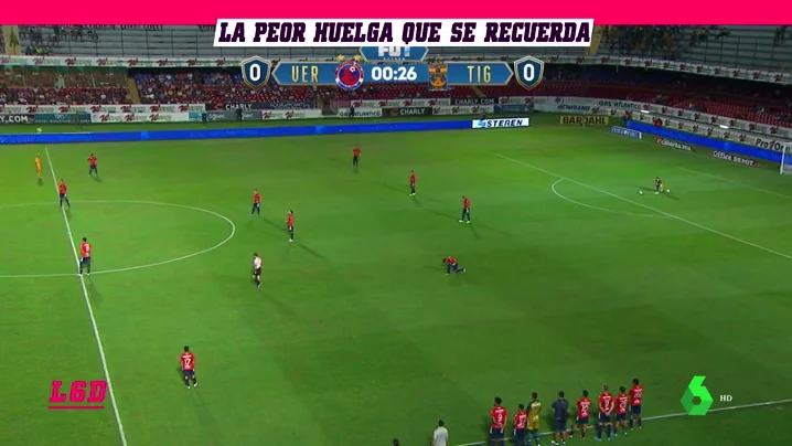 Se quedan parados en huelga por los impagos... y el equipo contrario se hincha a meter goles